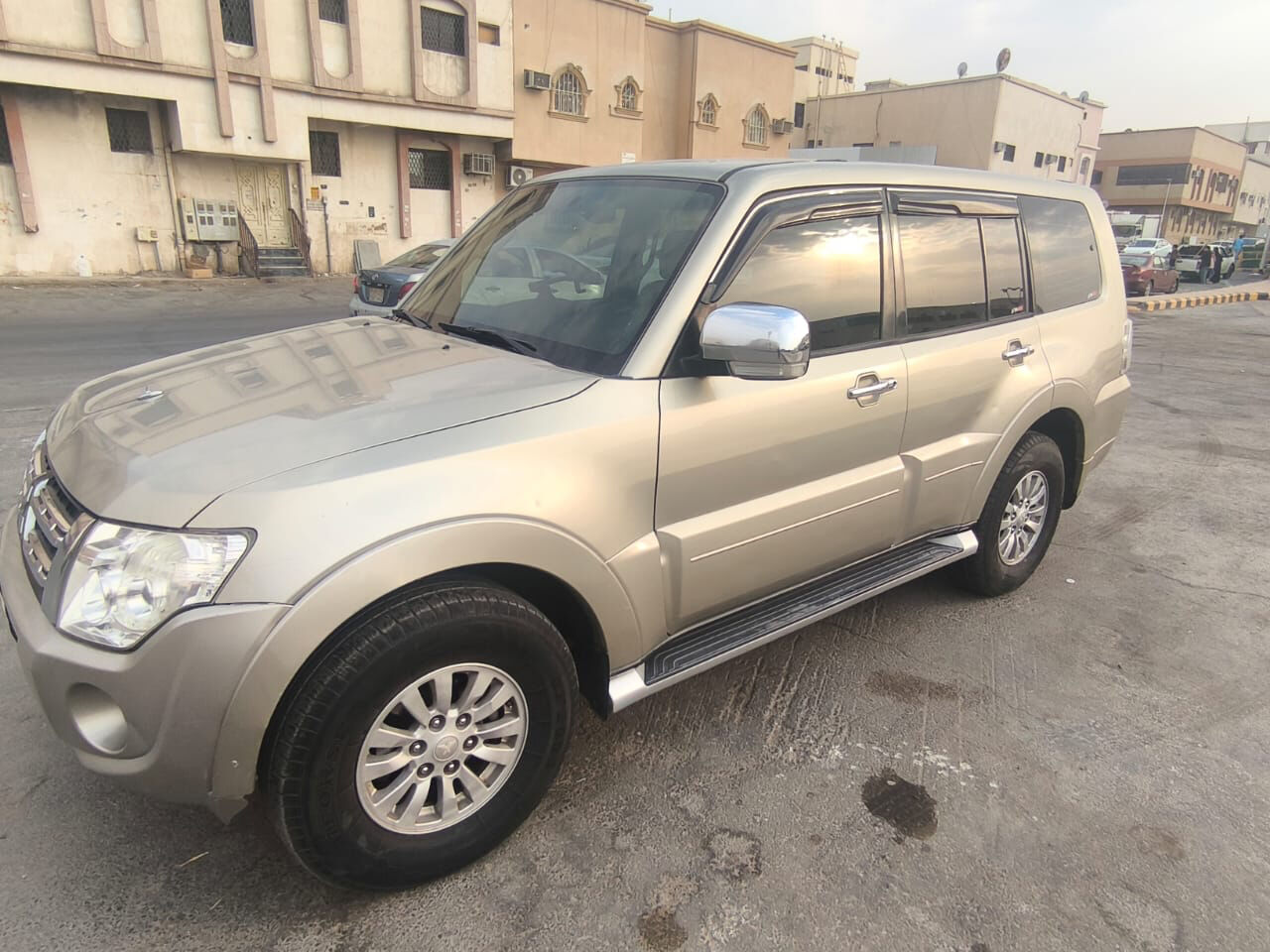 Riyadh, Vehicles, Cars & Trucks , SAR 28000,  Mitsubishi Pajero,  2012,  Automatic,  290000 KM,   For Sale