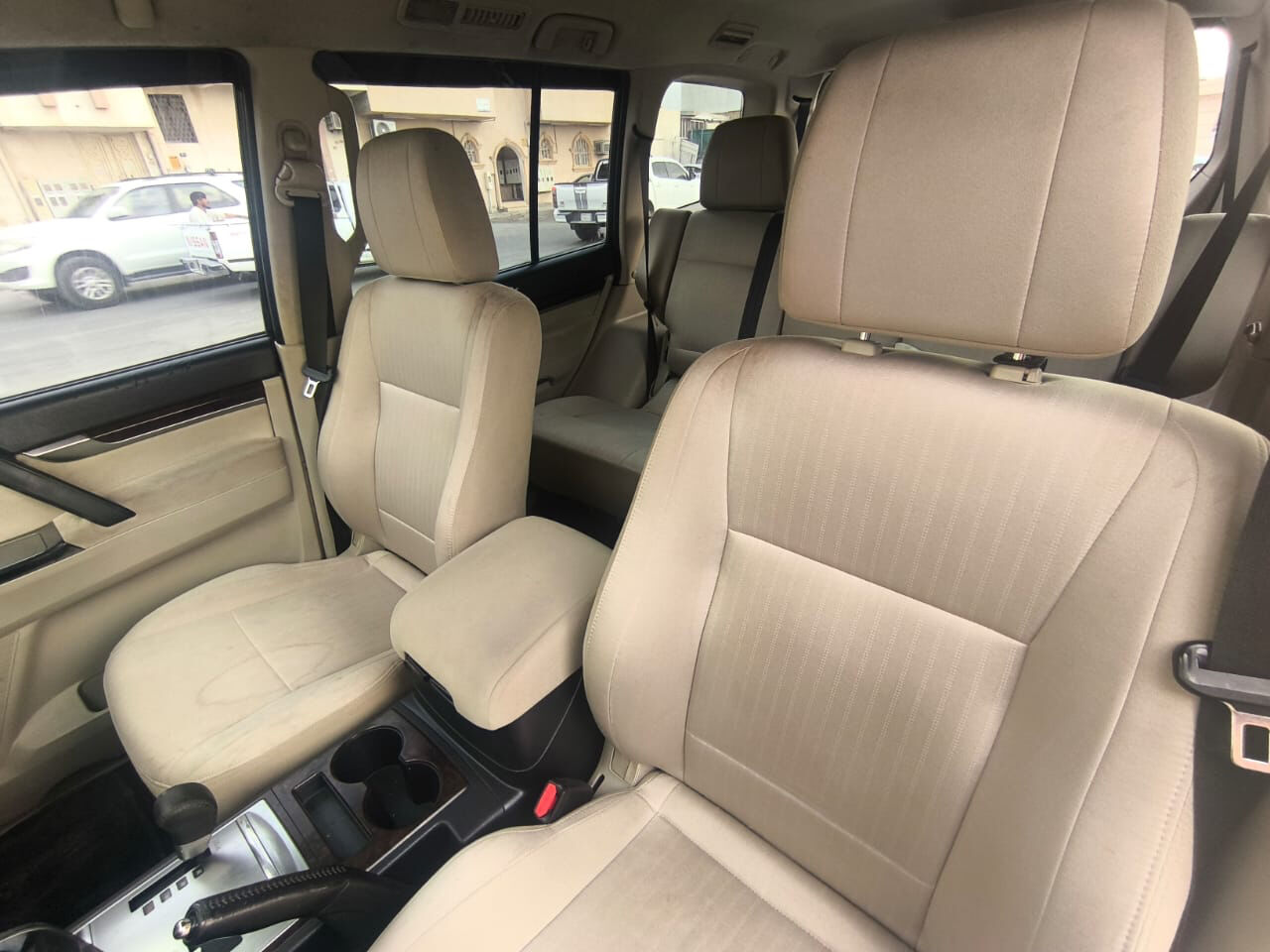 Riyadh, Vehicles, Cars & Trucks , SAR 28000,  Mitsubishi Pajero,  2012,  Automatic,  290000 KM,   For Sale