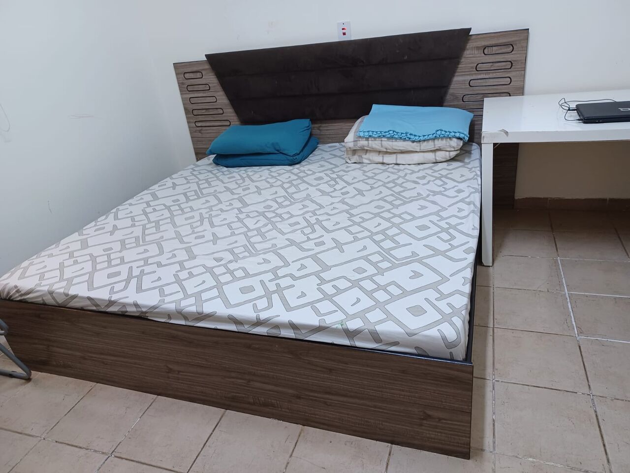 Salamah, Household Items, SAR 14000,  SAR 14,000, 2 Double Bed Set, Sofa Set, 3 AC, Fridge, Washing Machine,  Oven, For Sale
