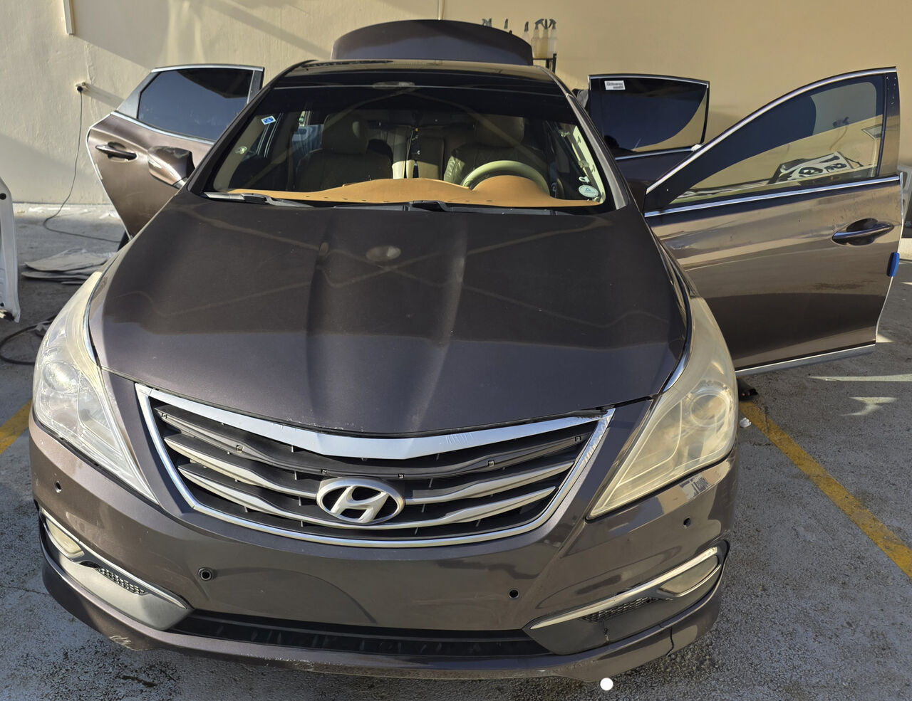 Riyadh, Vehicles, Cars & Trucks , SAR 25000,  Hyundai Azera,  2015,  Automatic,  219000 KM,  **  V6 Full Option &ndash; Luxury Sedan | Excellent Condition | Well Maintained