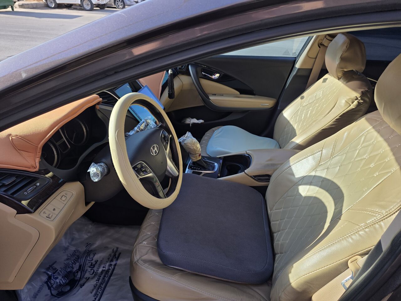 Riyadh, Vehicles, Cars & Trucks , SAR 25000,  Hyundai Azera,  2015,  Automatic,  219000 KM,  **  V6 Full Option &ndash; Luxury Sedan | Excellent Condition | Well Maintained
