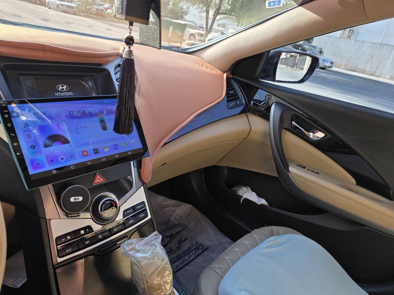 Riyadh, Vehicles, Cars & Trucks , SAR 25000,  Hyundai Azera,  2015,  Automatic,  219000 KM,  **  V6 Full Option &ndash; Luxury Sedan | Excellent Condition | Well Maintained