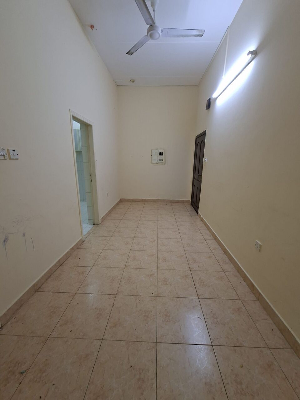 Hoora, Apartments, Flats, Houses & Villas, BHD 160/year,  1 BR,  Apartment For Rent In Hoora Semi Furnished 1bhk