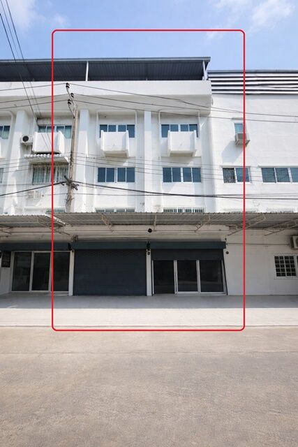Bangkok, Villas, THB 41999,  32 Sq. Feet,  8 Bedrooms, 4 Bathrooms, Near BTS Senanikom 310m., Near Major Ratchayothin 900m., Near