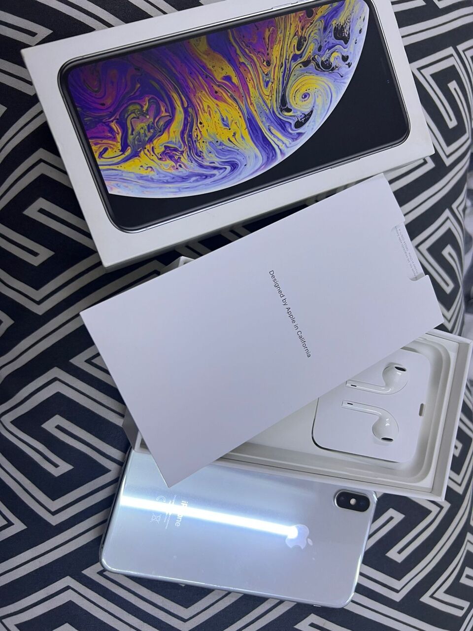 Riyadh, Mobile Phones, IPhone XS MAX 512 GB 100% Original Condition NEAT AND CLEAN  New Unbox From Jareer