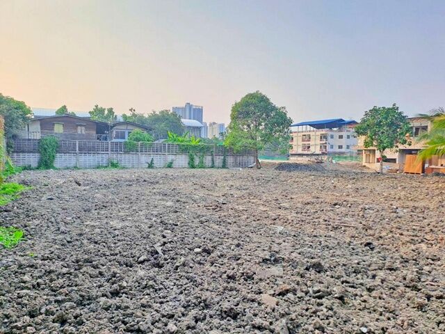 Bangkok, Villas, THB 134999,  550 Sq. Feet,  Accessible By 10-wheel Pile Truck. Land For Rent 1 Rai 150 Sq M. Charoen Rat, Rama 3, Wat