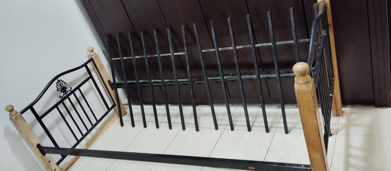 Al Safa, Furniture, SAR 350,  COT AND BED FOR SALE