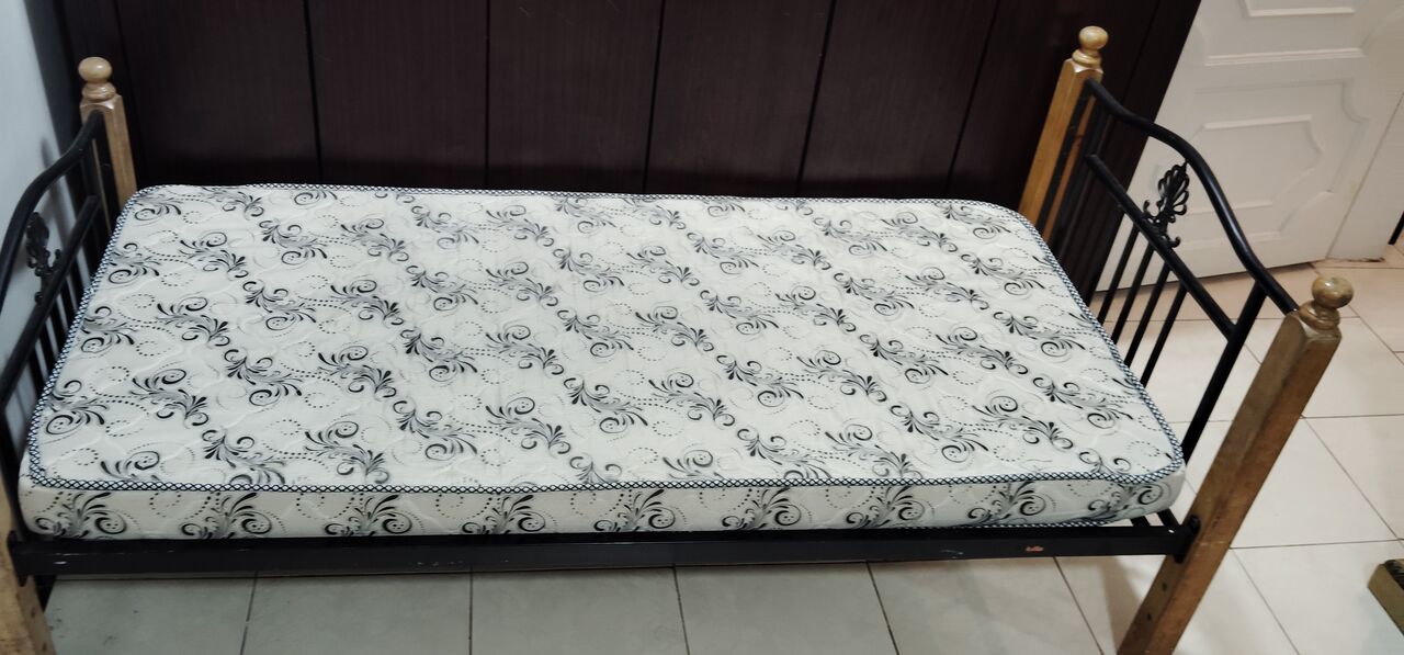 Al Safa, Furniture, SAR 350,  COT AND BED FOR SALE