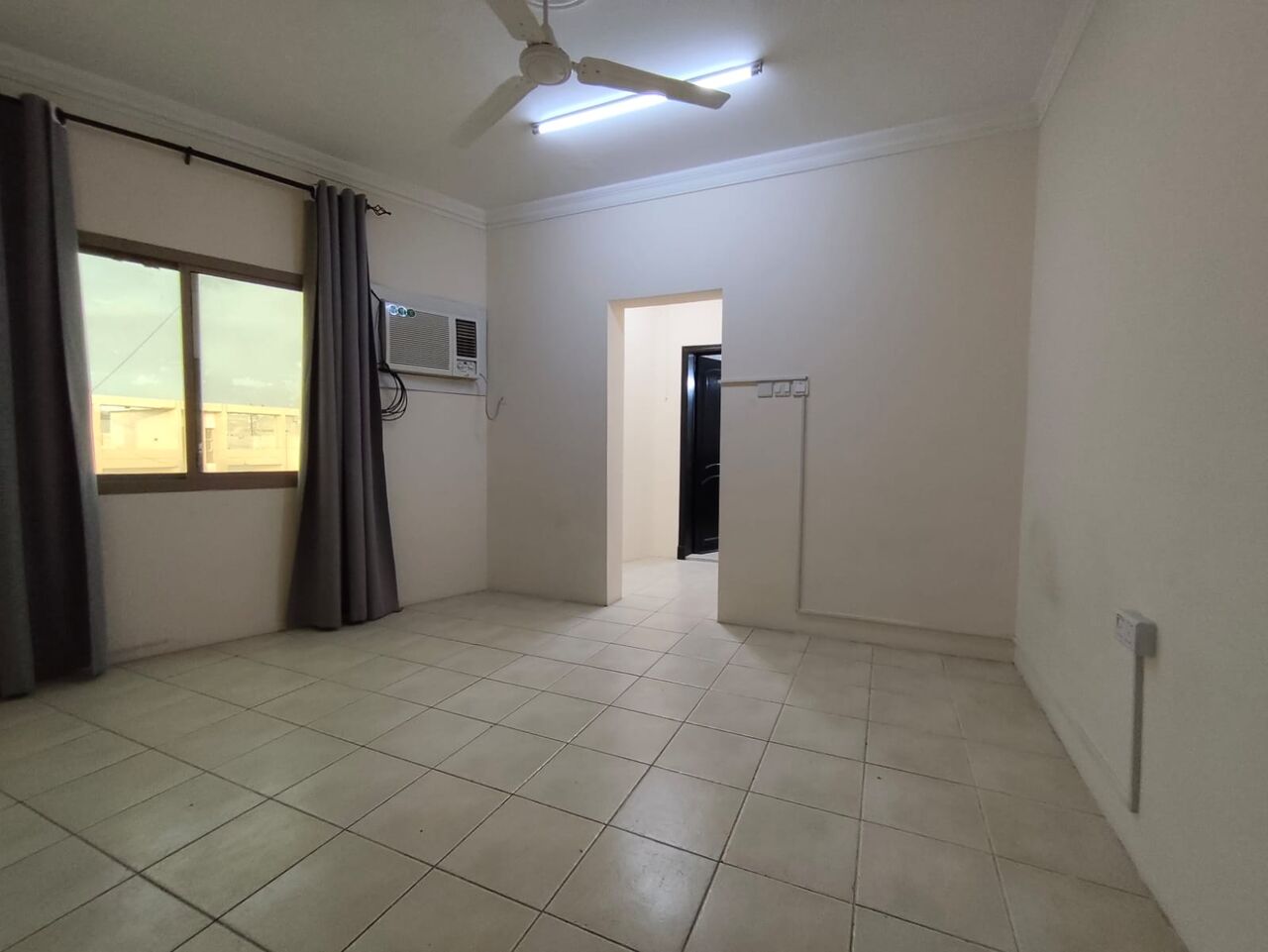 Manama, Apartments, Flats, Houses & Villas, BHD 160/year,  1 BR,  Um Al Hassam:- Studio Flat On Rent With Unlimited Ewa..