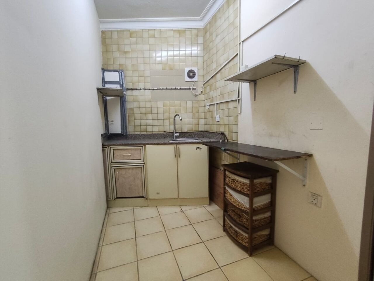 Manama, Apartments, Flats, Houses & Villas, BHD 160/year,  1 BR,  Um Al Hassam:- Studio Flat On Rent With Unlimited Ewa..