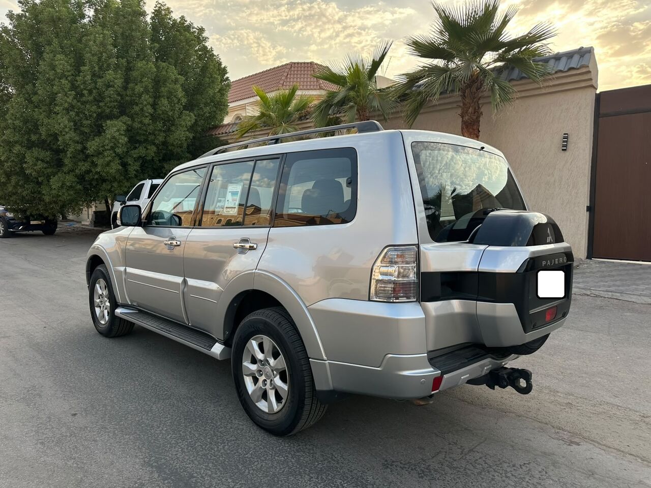 Riyadh, Vehicles, Cars & Trucks , SAR 76000,  Mitsubishi Pajero GLS,  2022,  Automatic,  73000 KM,    Mid Option With 4x4 For Sales Accident Free 1st Owner