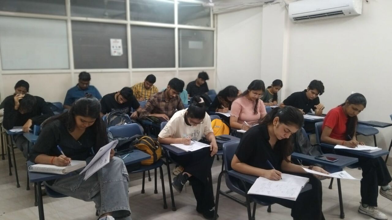 Laxmi Nagar, Education, IBT Institute Delhi
