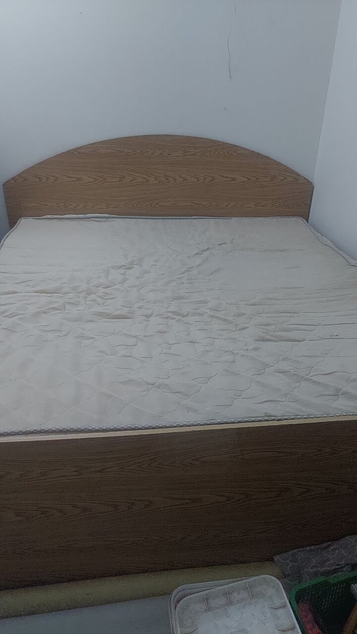 Riyadh, Household Items, SAR 600,  Double Bed And Mattress, Water Bottle ,sofa Set