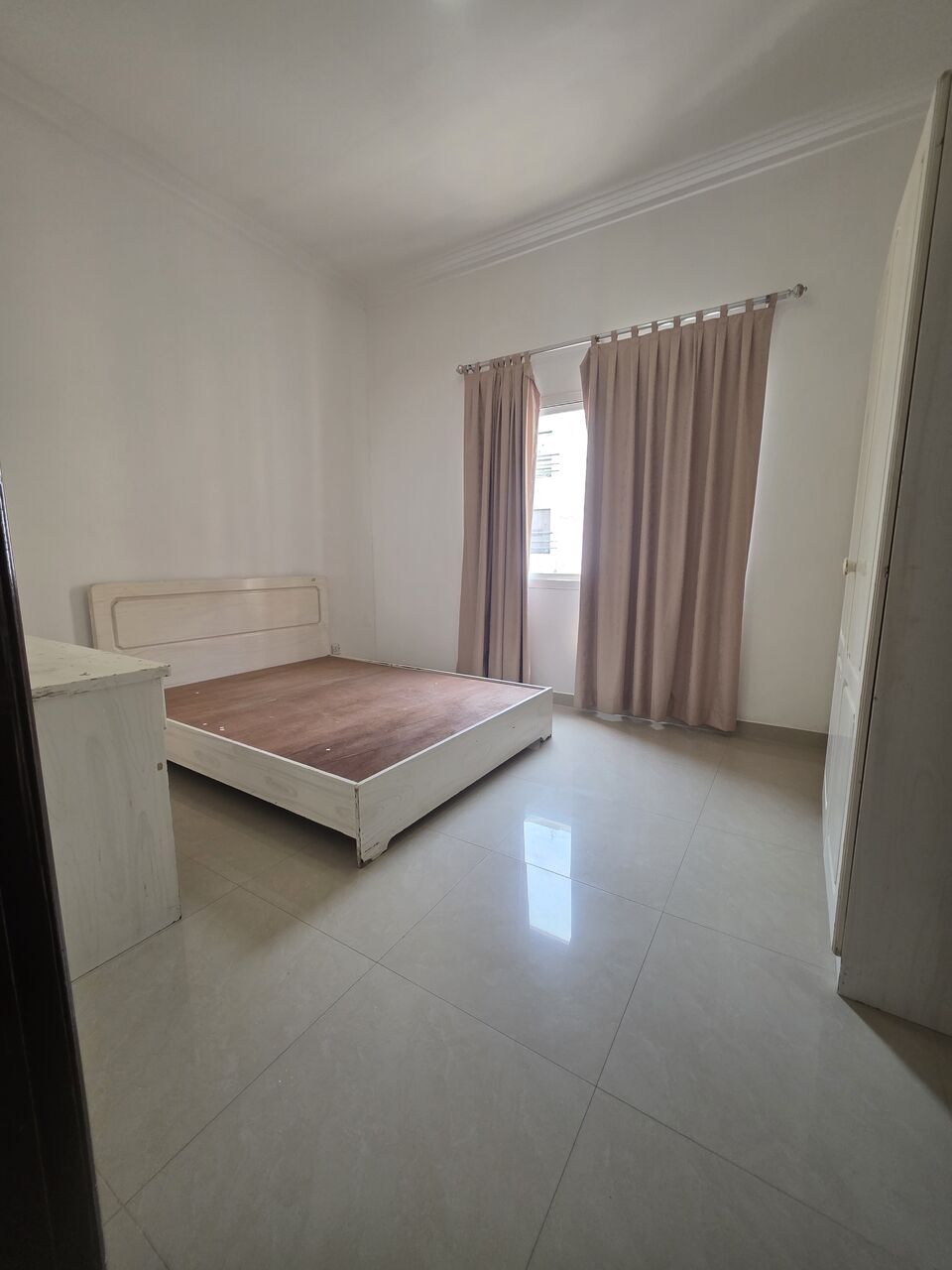 Juffair, Apartments, Flats, Houses & Villas, BHD 250/month,  2 BR,  #2BATHROOM Hall Kitchen With Electricity Car Parking  Balcony