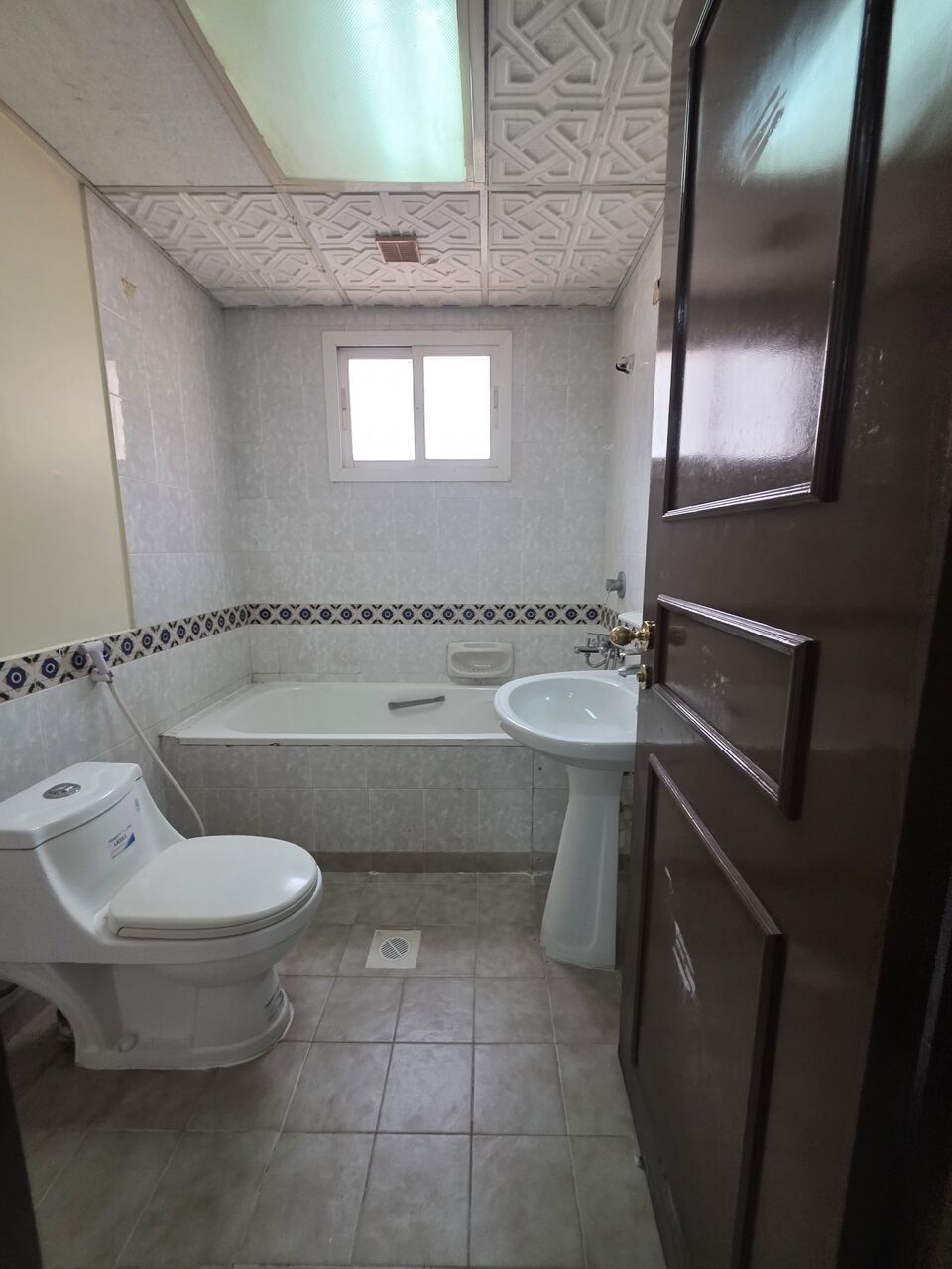 Juffair, Apartments, Flats, Houses & Villas, BHD 250/month,  2 BR,  #2BATHROOM Hall Kitchen With Electricity Car Parking  Balcony