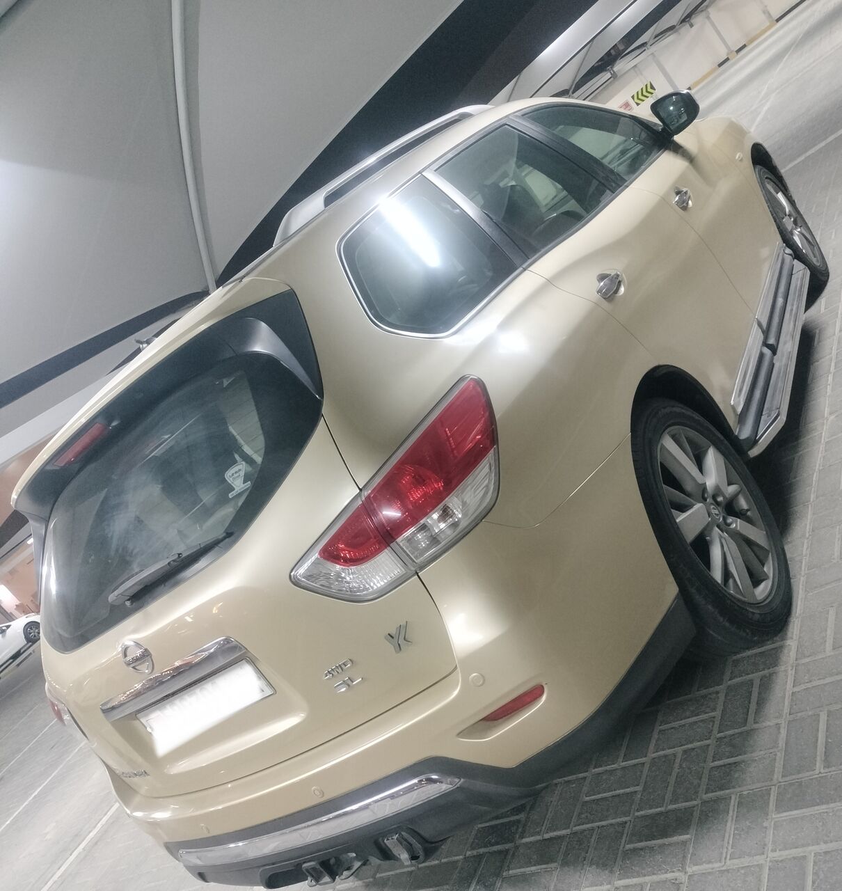Salmaniya, Vehicles, Cars & Trucks , Nissan Pathfinder,  2013,  Automatic,  100000 KM,    ( 7 Seater, Full Option )