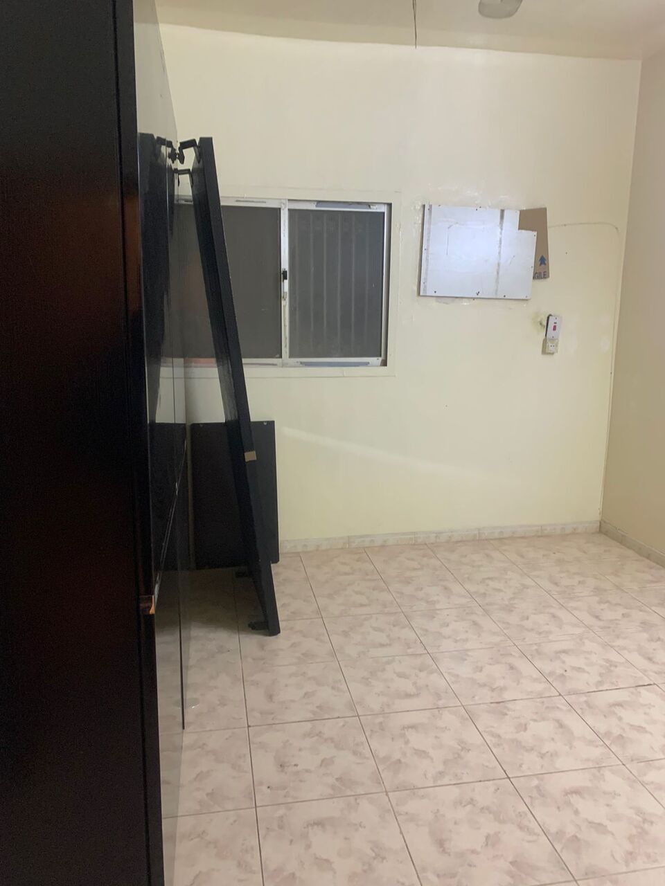 Umm Al Hamam, Rooms for Rent, SAR 1400/month,  One Separate Spacious Room In A Family Flat Is Available For A Decent Bachelor Who Is A We