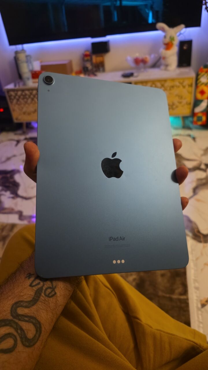 Khobar, Mobile Phones, SAR 1100,  IPad Air 5th Generation - 64GB WiFi Only