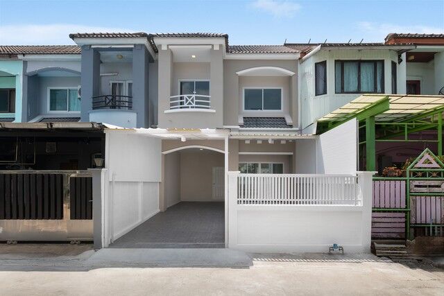 Bangkok, Real Estate For Sale, THB 2600000,  3 BR,  24 Sq. Feet,  2-story Townhouse, Newly Renovated, Rom Pho Village, Bang Bua Thong, Next To The Main