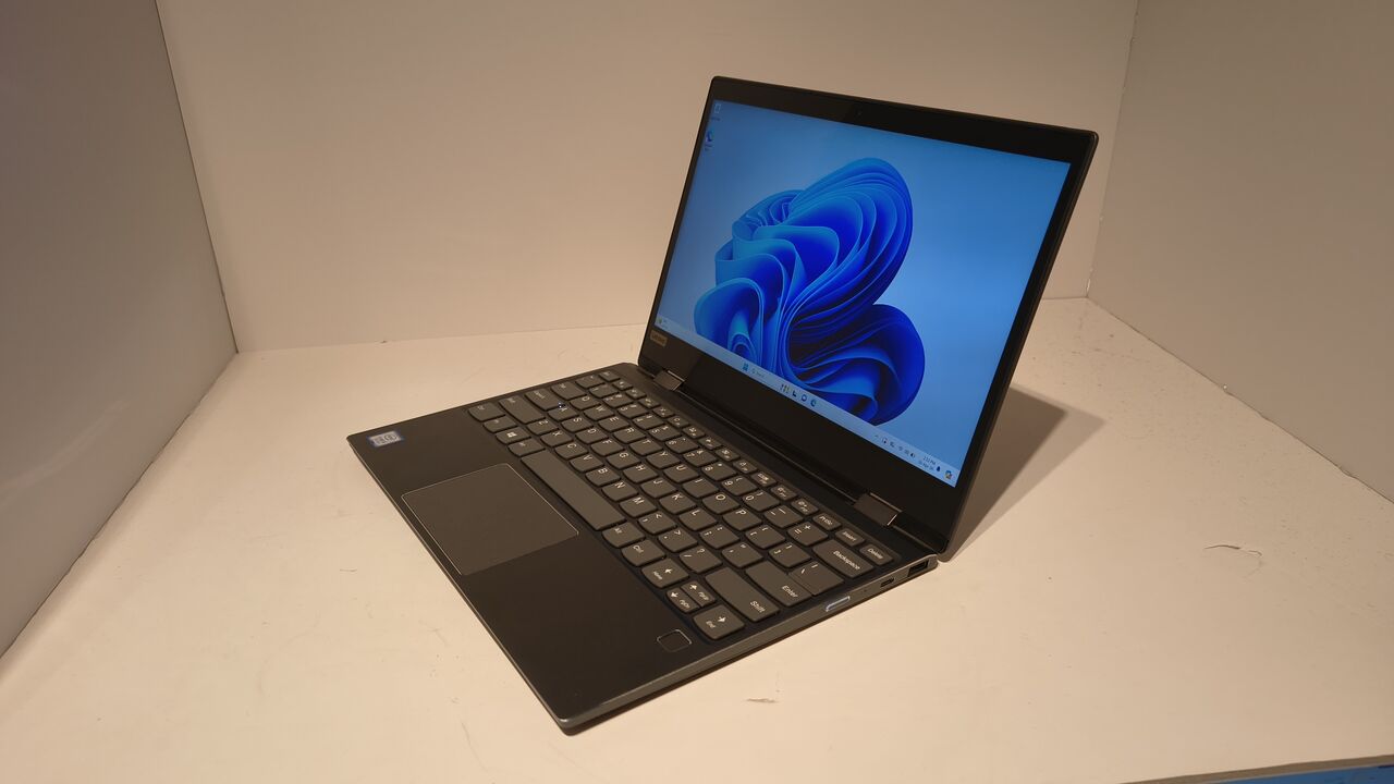 Riyadh, Computers, SAR 1249,  **SPECIAL OFFER** - Lenovo Yoga 720-12IKB | Core I5 7th Gen | 8GB RAM | 512GB SSD