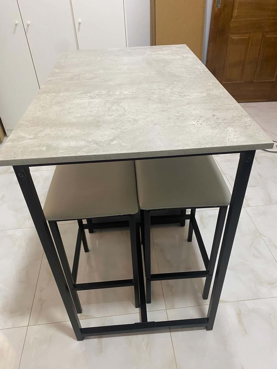 Al Jubail Al Balad, Furniture, SAR 200,  Dining / Bar Table