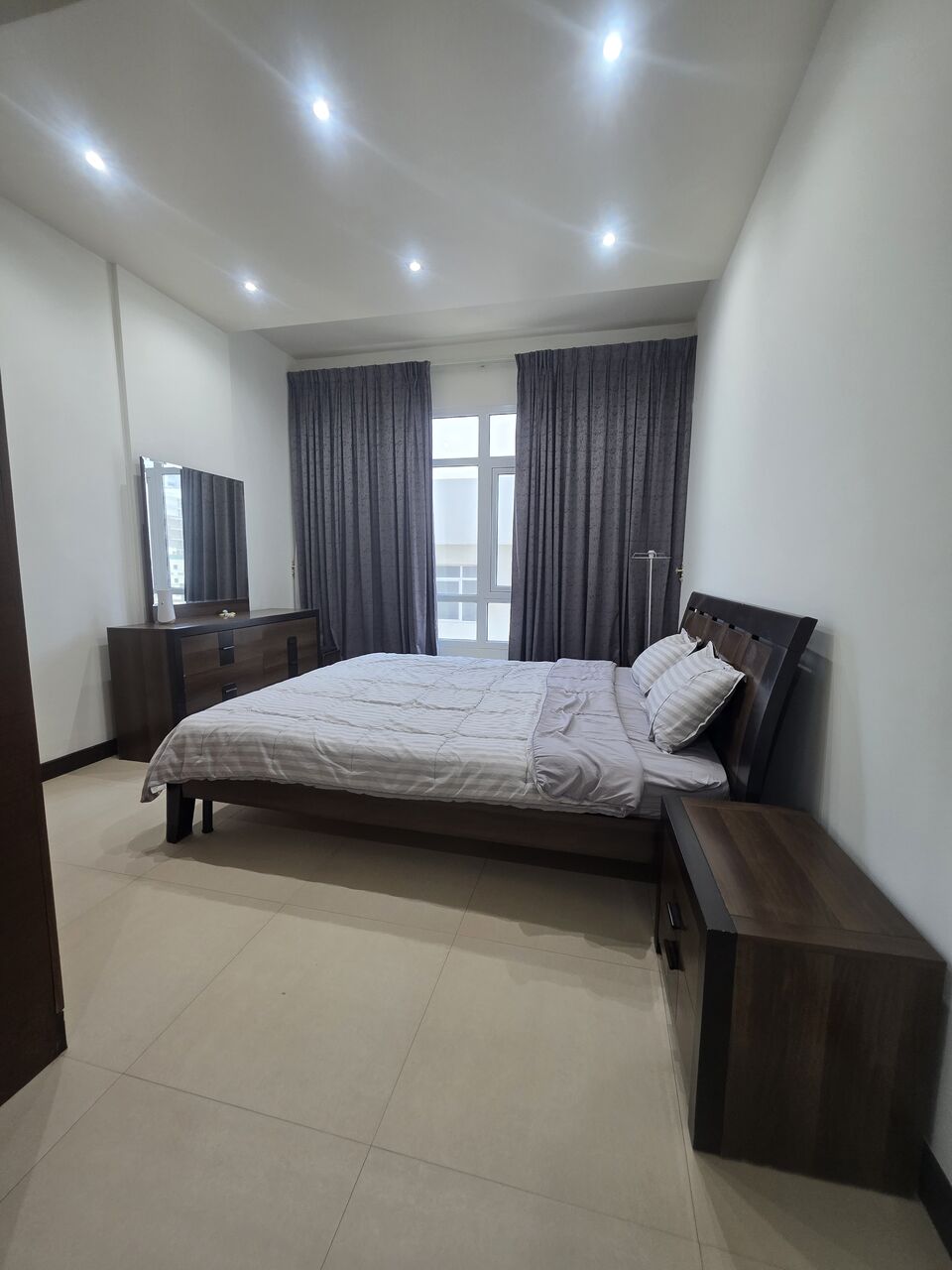 Juffair, Apartments, Flats, Houses & Villas, BHD 280/month,  1 BR,  +ATHROOM Hall Kitchen Open With Electricity Fully Furnished Car Parking