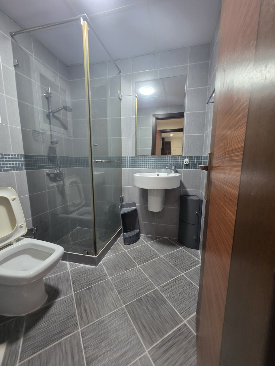 Juffair, Apartments, Flats, Houses & Villas, BHD 280/month,  1 BR,  +ATHROOM Hall Kitchen Open With Electricity Fully Furnished Car Parking