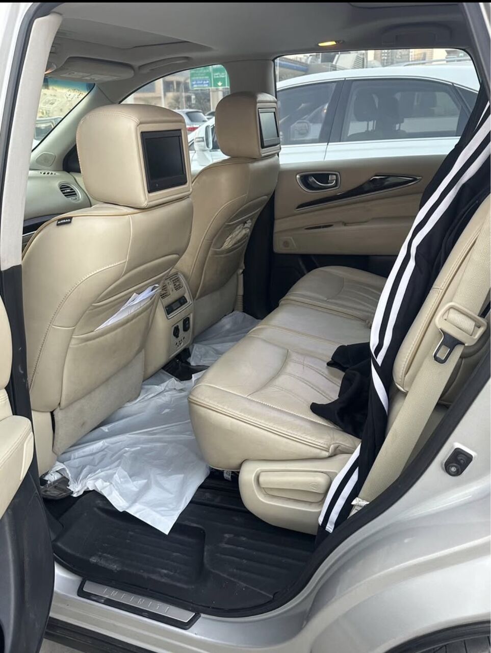 Riyadh, Vehicles, Cars & Trucks , SAR 50000,  Infiniti Qx,  2015,  Automatic,  195000 KM,  60 . Full Option. Indian Engineer Driven Car