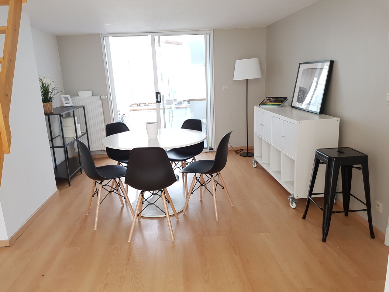 Brussels, Apartments, Flats, Houses & Villas, EUR 1500/month,  2 BR,  80 Sq. Meter,  Quiet And Cozy Apartment