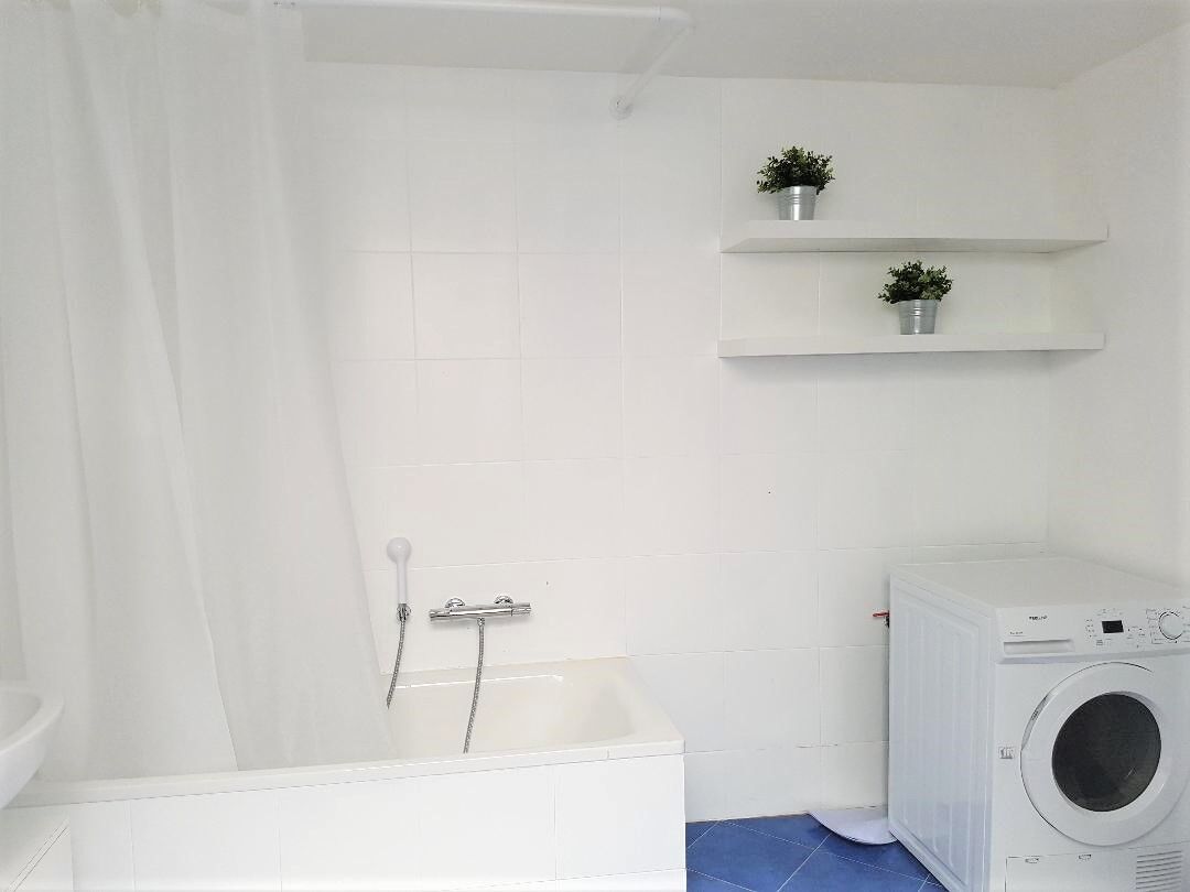 Brussels, Apartments, Flats, Houses & Villas, EUR 1500/month,  2 BR,  80 Sq. Meter,  Quiet And Cozy Apartment