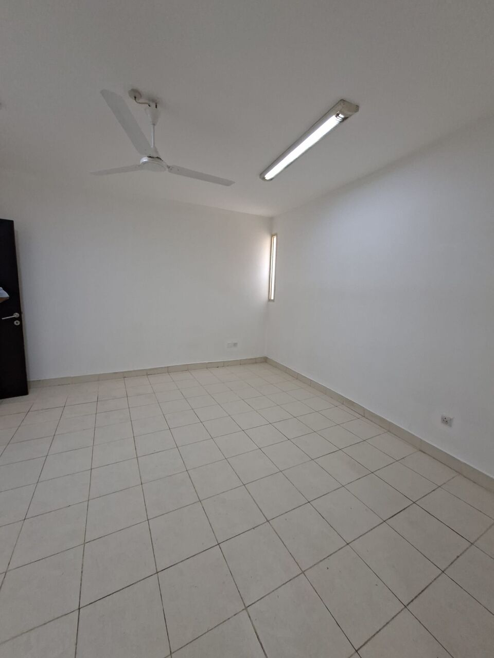 Manama, Apartments, Flats, Houses & Villas, BHD 140/month,  Semi Furnished Studio Flat For Rent In Manama ( All Inclusive Ewa)