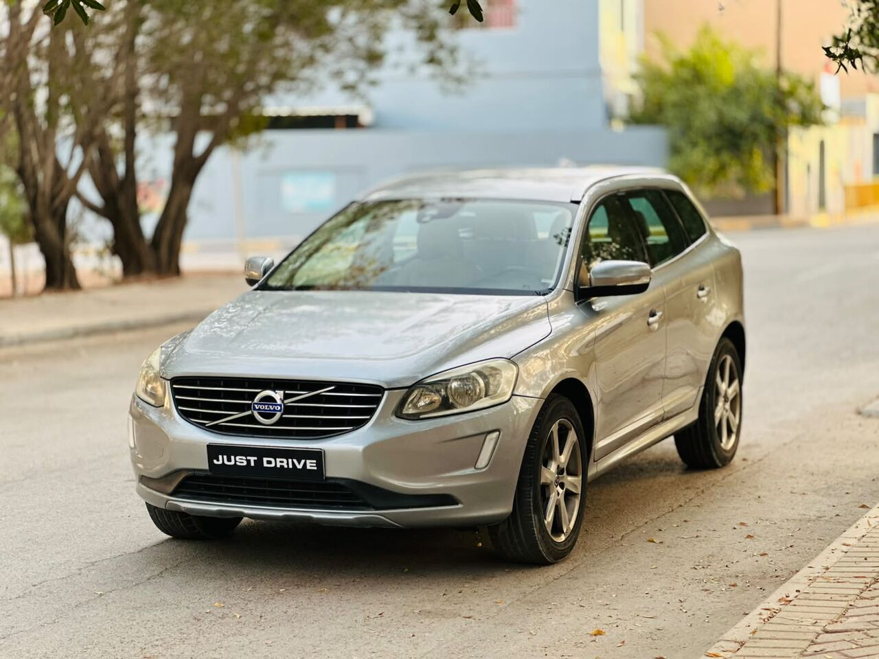 Segaya, Vehicles, Cars & Trucks , BHD 2550,  Volvo XC60,  2015,  Automatic,  165000 KM,   T6  MODEL WELL MAINTAINED SUV CALL OR WHATSAPP ON 35400768 ,33665080