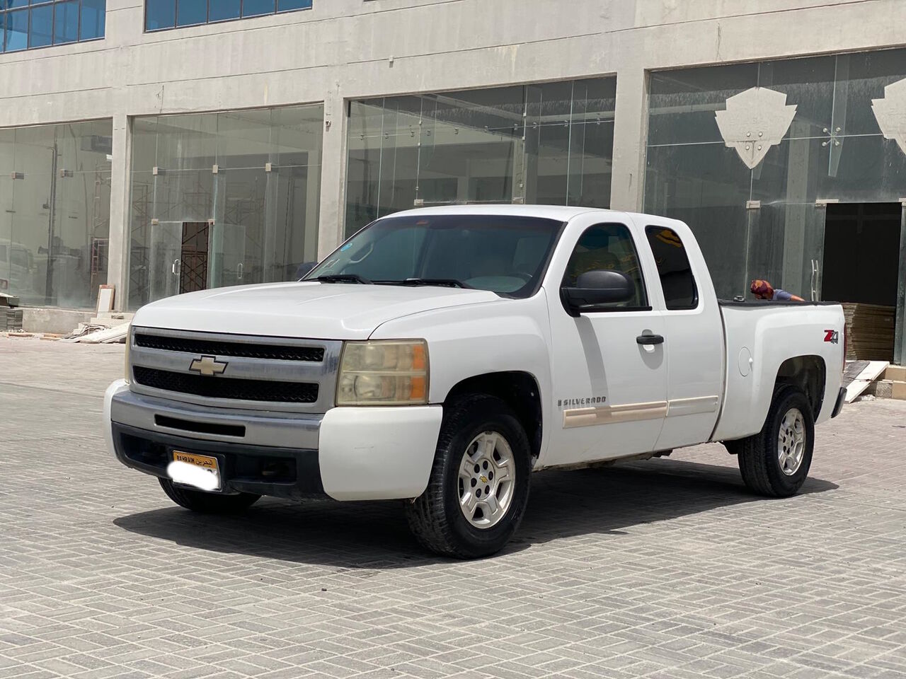 Manama, Vehicles, Cars & Trucks , BHD 1750,  Chevrolet Silverado LT,  2009,  Automatic,  200000 KM,    (White)