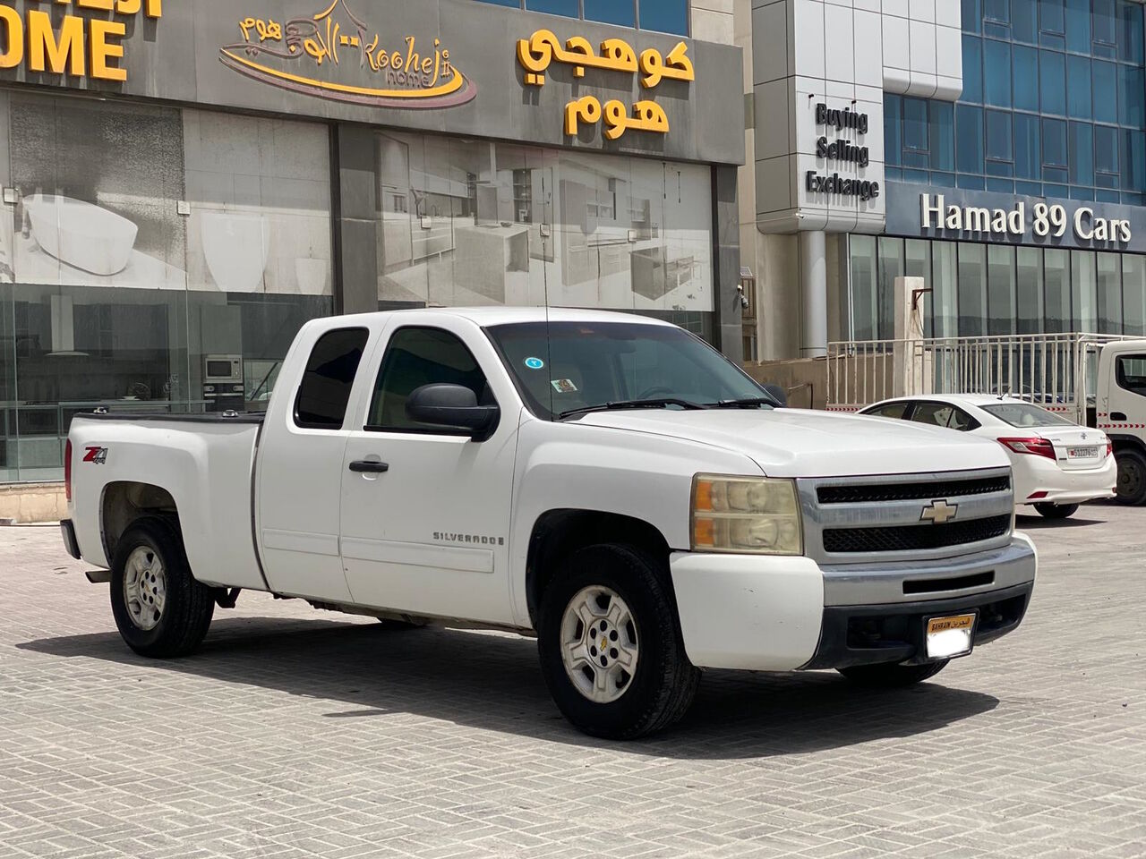 Manama, Vehicles, Cars & Trucks , BHD 1750,  Chevrolet Silverado LT,  2009,  Automatic,  200000 KM,    (White)