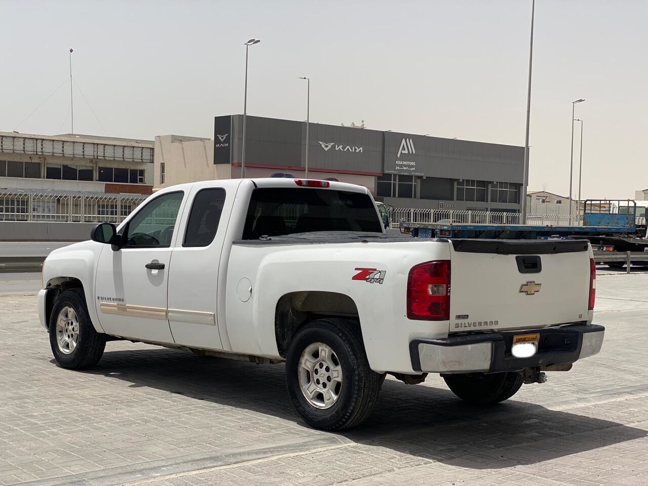 Manama, Vehicles, Cars & Trucks , BHD 1750,  Chevrolet Silverado LT,  2009,  Automatic,  200000 KM,    (White)