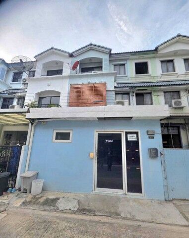 Bangkok, Real Estate For Sale, THB 5400000,  3 BR,  20 Sq. Feet,  Urgent Sale, Baan Klang Muang Rama 9, Soi 43, 20 Sq M., 200 Sq M., 3 Floors, Suan Luang
