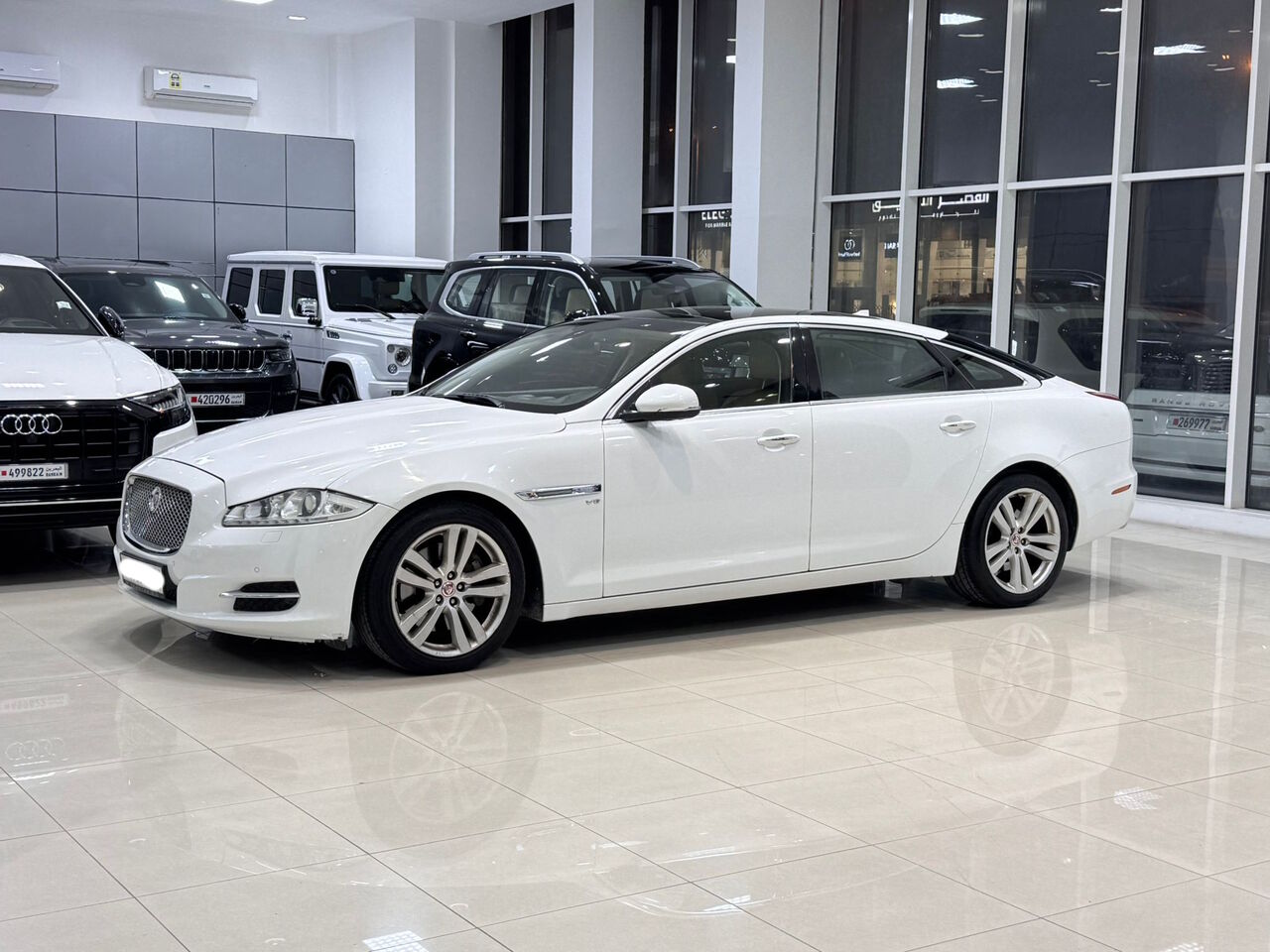 Manama, Vehicles, Cars & Trucks , BHD 3300,  Jaguar XJ,  2014,  Automatic,  123950 KM,    (White)
