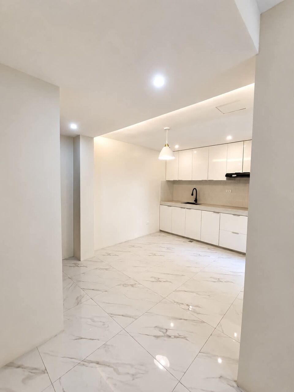 Manila, Real Estate For Sale, PHP 14,  4 BR,  130 Sq. Meter,  Villa De Ciriaco Townhouse For Sale