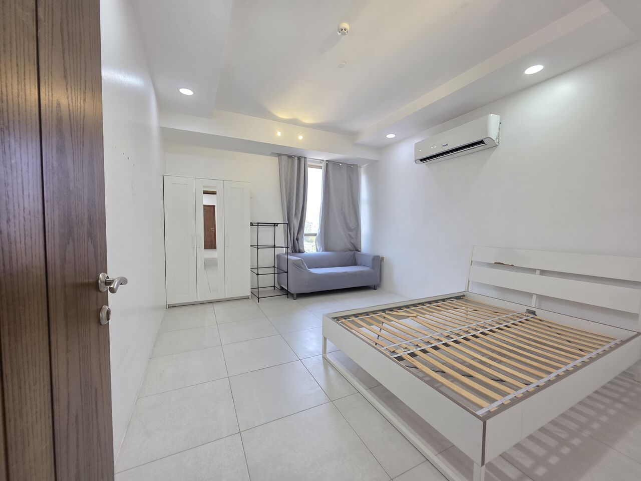 Manama, Apartments, Flats, Houses & Villas, BHD 210/month,  1 BR,  Spacious Semi Furnished Studio Apartment For Rent With Unlimited Ewa.