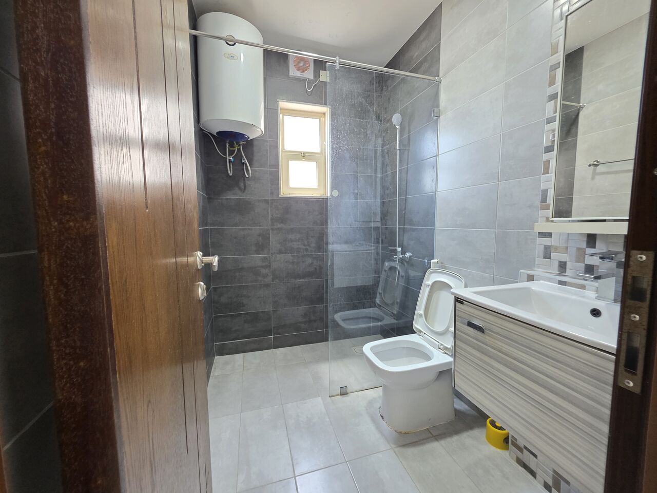 Manama, Apartments, Flats, Houses & Villas, BHD 210/month,  1 BR,  Spacious Semi Furnished Studio Apartment For Rent With Unlimited Ewa.
