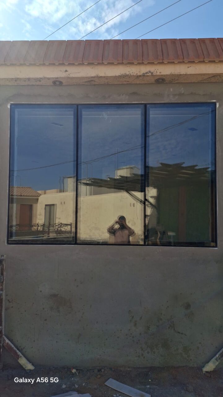 Riyadh, Construction, للحدادة و المونيم،الذجاج