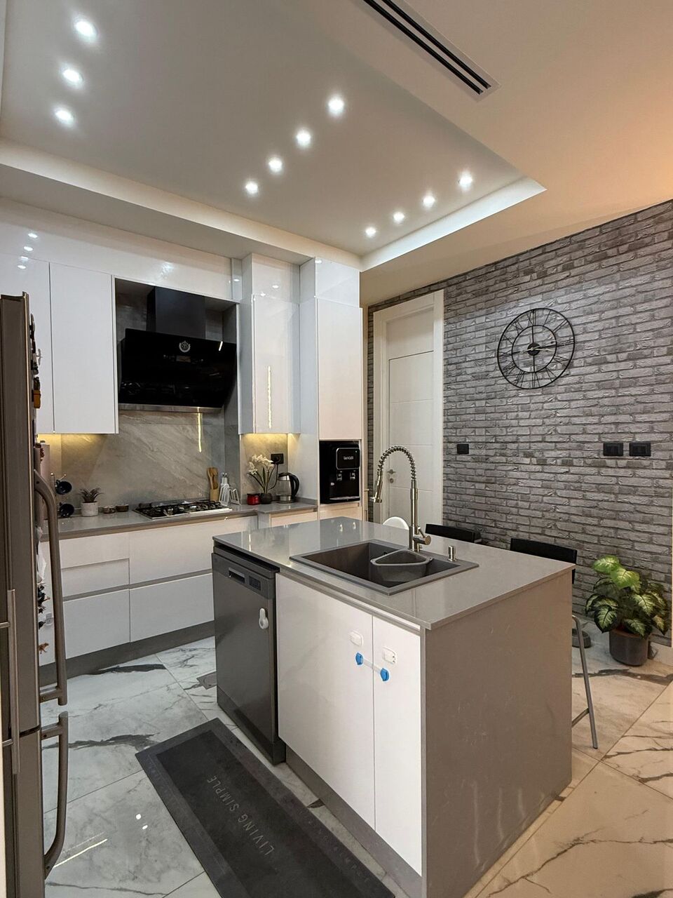 Abdoun, Apartments, Flats, Houses & Villas, JOD 14/year,  Furnished,  2 BR,  100 Sq. Meter,  Fully Furnished  Apartment For Rent In Abdoun