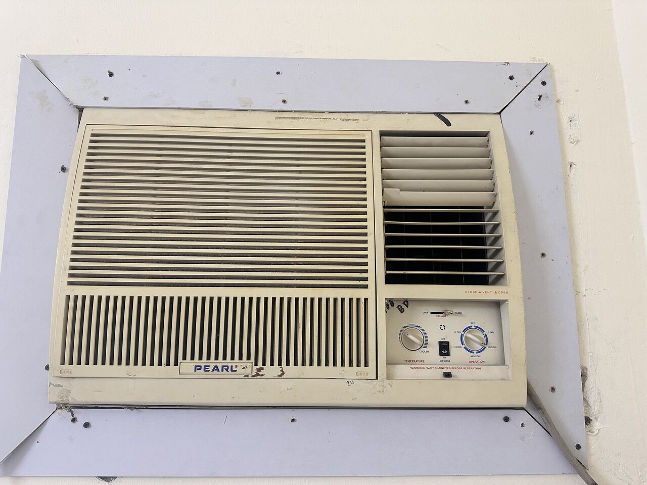 Manama, Air Conditioners, BHD 55,  2 Ton Windows Ac