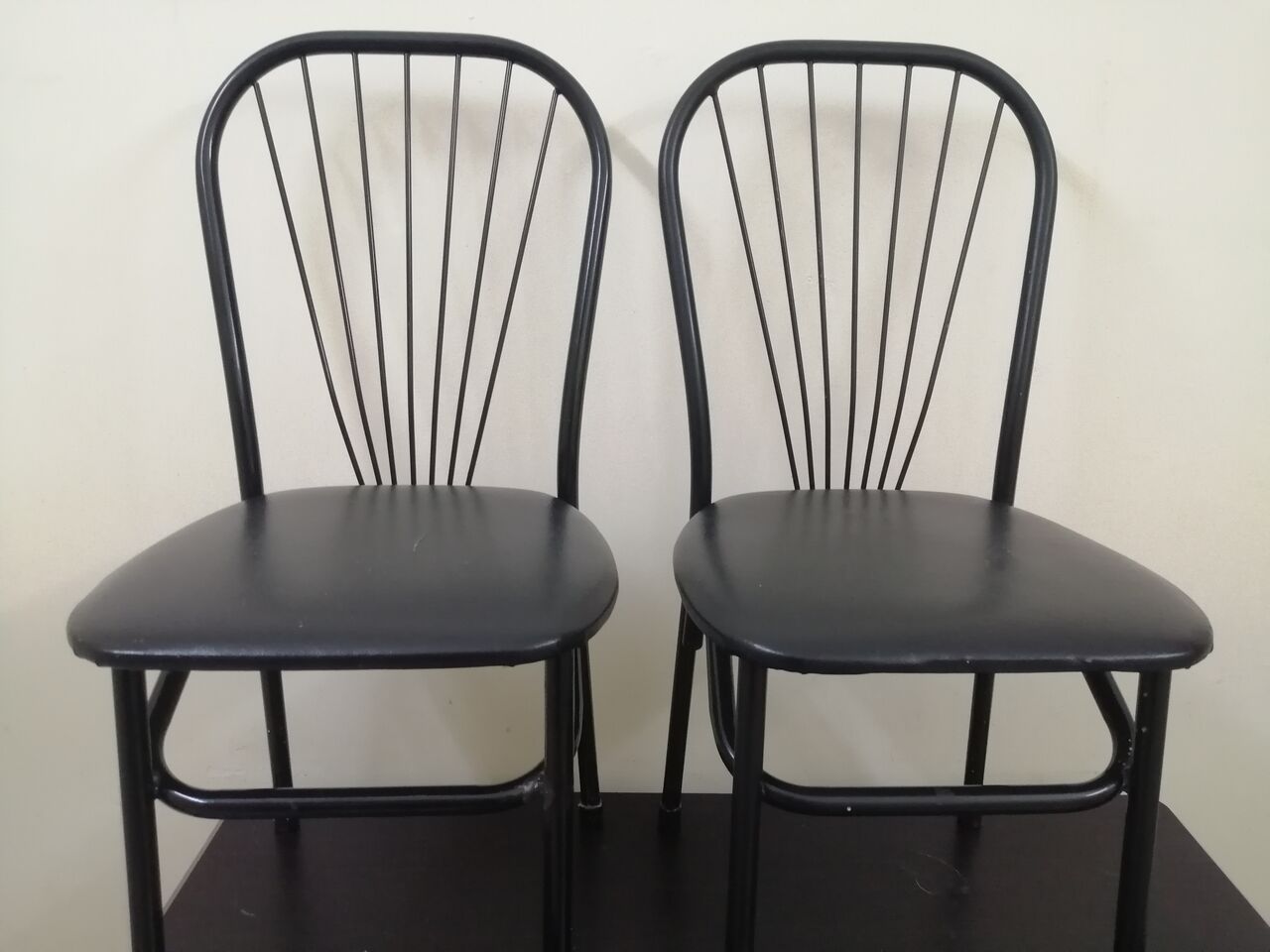 Muharraq, Appliances, BHD 15,  Dining Table For Sale