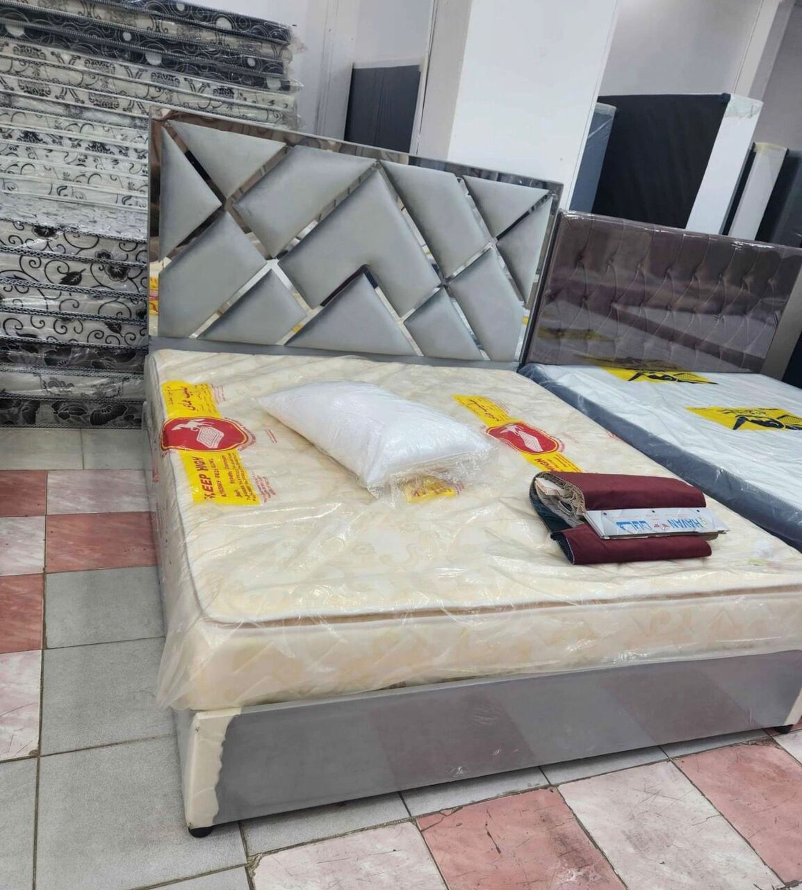 Jeddah, Furniture, SAR 2,  NEW MODERN QUALITY DOUBLE BED FRAME AVAILABLE