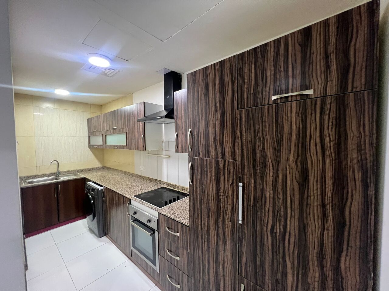 Burhama, Apartments, Flats, Houses & Villas, BHD 300/month,  Furnished,  2 BR,  Apartment For Rent In Burhama