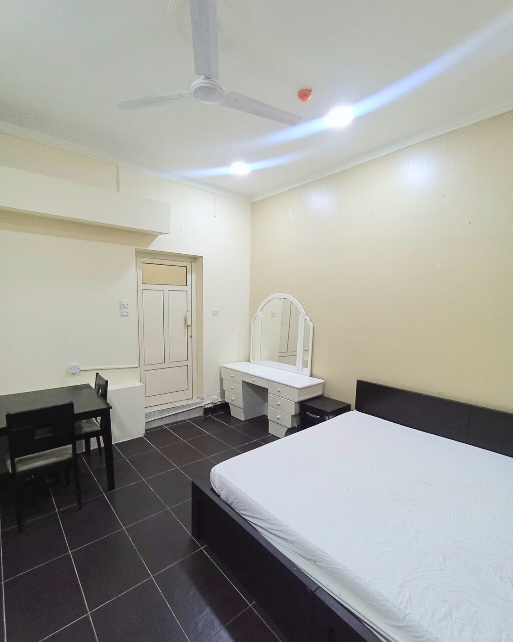 Mahooz, Apartments, Flats, Houses & Villas, BHD 190/month,  Furnished,  1 BR,  1BHK Furnished Flat For Rent In Mahooz BD190 With Ewa  Contact: 33676166