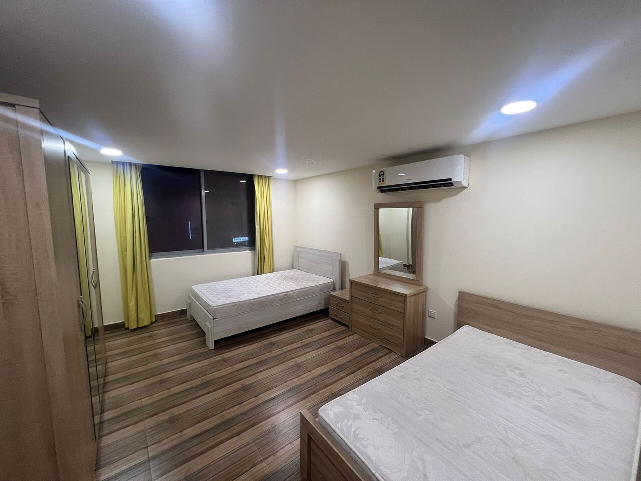 Juffair, Apartments, Flats, Houses & Villas, BHD 300/month,  Furnished,  2 BR,  Budget-Friendly  Apartment For Rent In Juffair