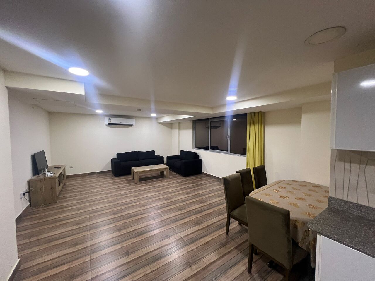 Juffair, Apartments, Flats, Houses & Villas, BHD 300/month,  Furnished,  2 BR,  Budget-Friendly  Apartment For Rent In Juffair