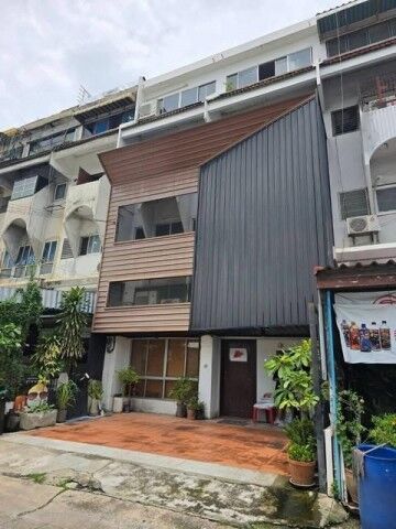 Bangkok, Villas, THB 65000,  42 Sq. Feet,  HR 10335 For Rent, Home Office For Sale, 4.5 Floors, 2 Units, 520 Sq M., Broken Into A